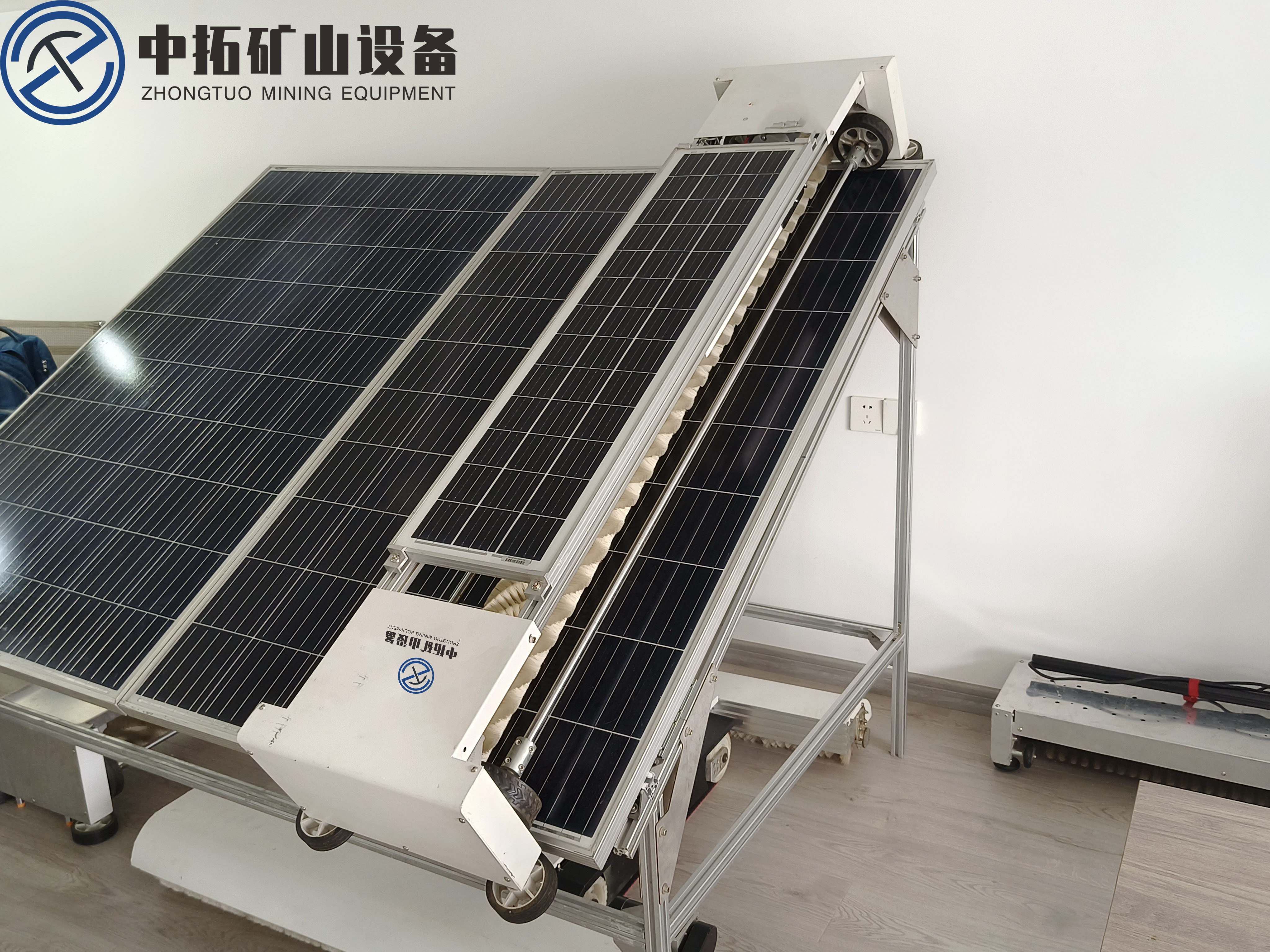 固定式光伏清洗機器人